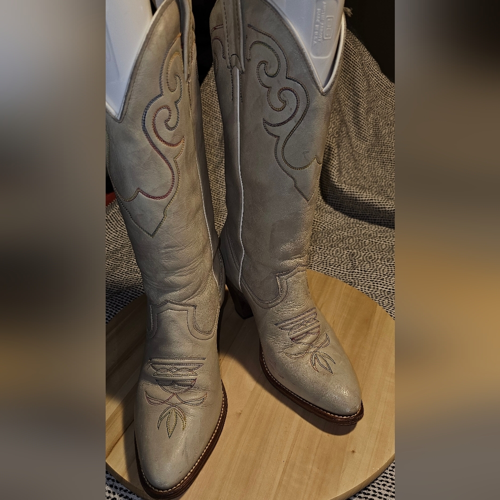 Womens Sz 7.5 Boulet Heeled Cream Leather Cowboy Boots